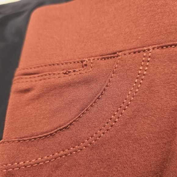 ๐Lot of 3 classic, great XL leggings! Mid-rise, like new, ankle pant-style ๐๐ - Picture 6 of 9